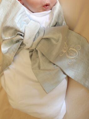TBBC Blue Bow Swaddle with E Monogram
